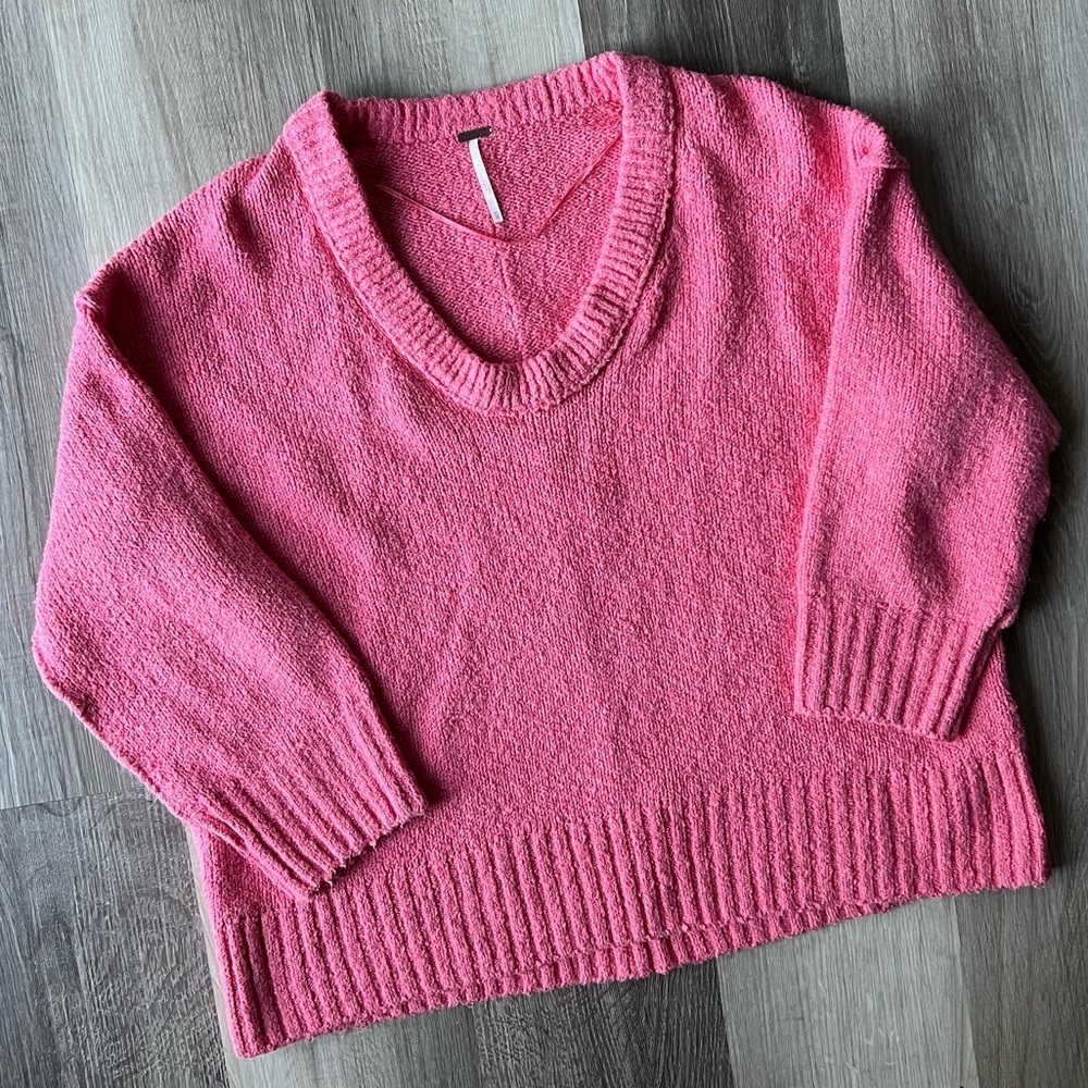 Free People Coral Pink V-Neck Oversized Sweater - Picture 12 of 13